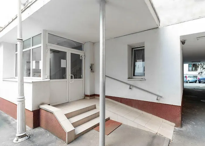 Apartament Qult - Up In The Sky