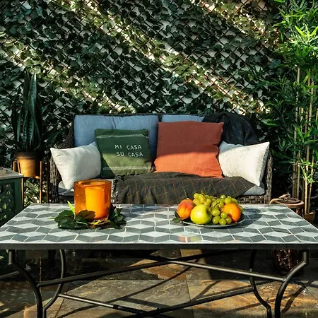 Qult - Up In The Sky דירה