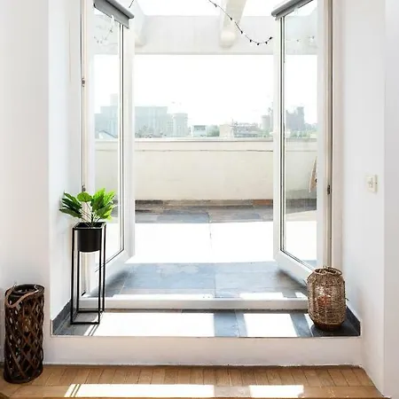 Apartment Qult - Up In The Sky *