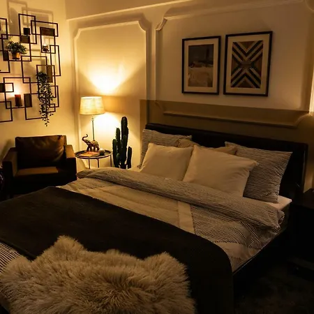 Qult - Up In The Sky דירה