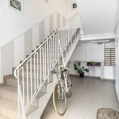 Apartamento Qult - Up In The Sky Bucarest
