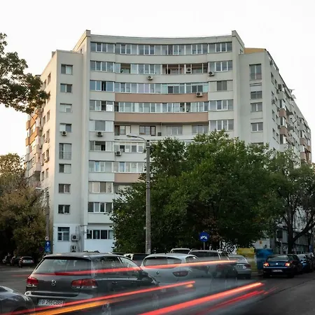 Qult - Up In The Sky Apartment