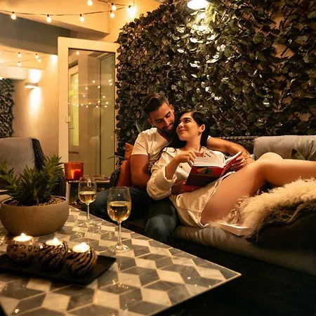 Qult - Up In The Sky דירה