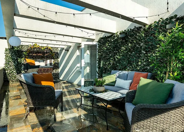 Qult - Up In The Sky Apartman Bukarest