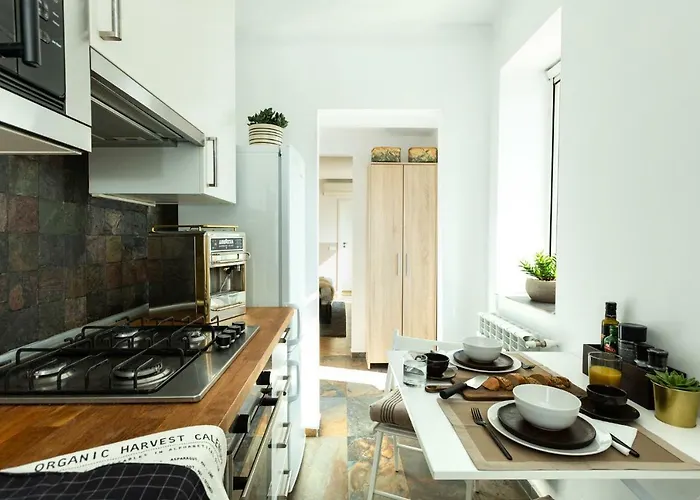 Qult - Up In The Sky Apartman *