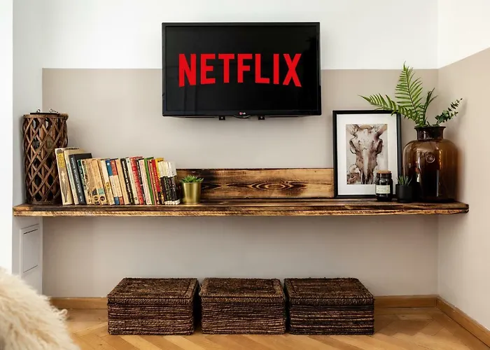 Qult - Up In The Sky アパート ブカレスト