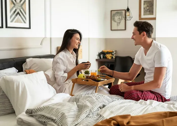 Qult - Up In The Sky Apartman