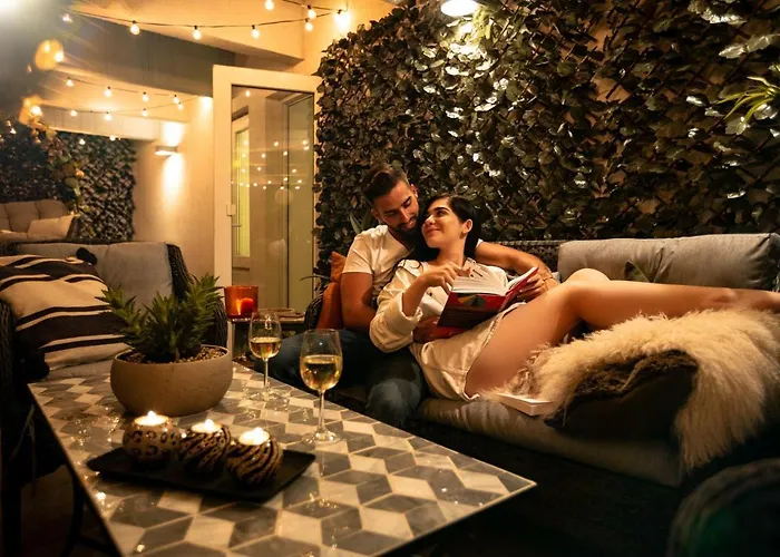 Qult - Up In The Sky Apartman